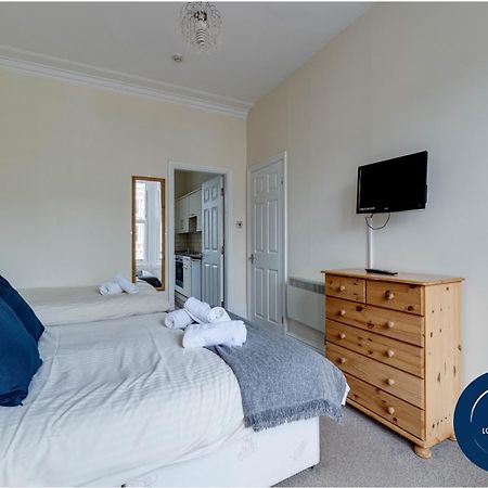 45 The Square Holiday Apartments Scarborough Zewnętrze zdjęcie