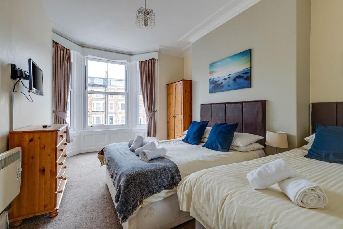 45 The Square Holiday Apartments Scarborough Zewnętrze zdjęcie